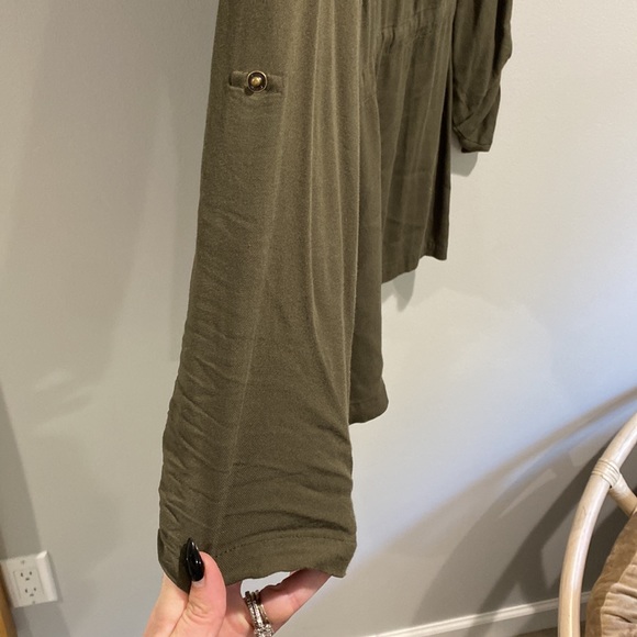 Olive green button/zip blouse - Picture 6 of 8